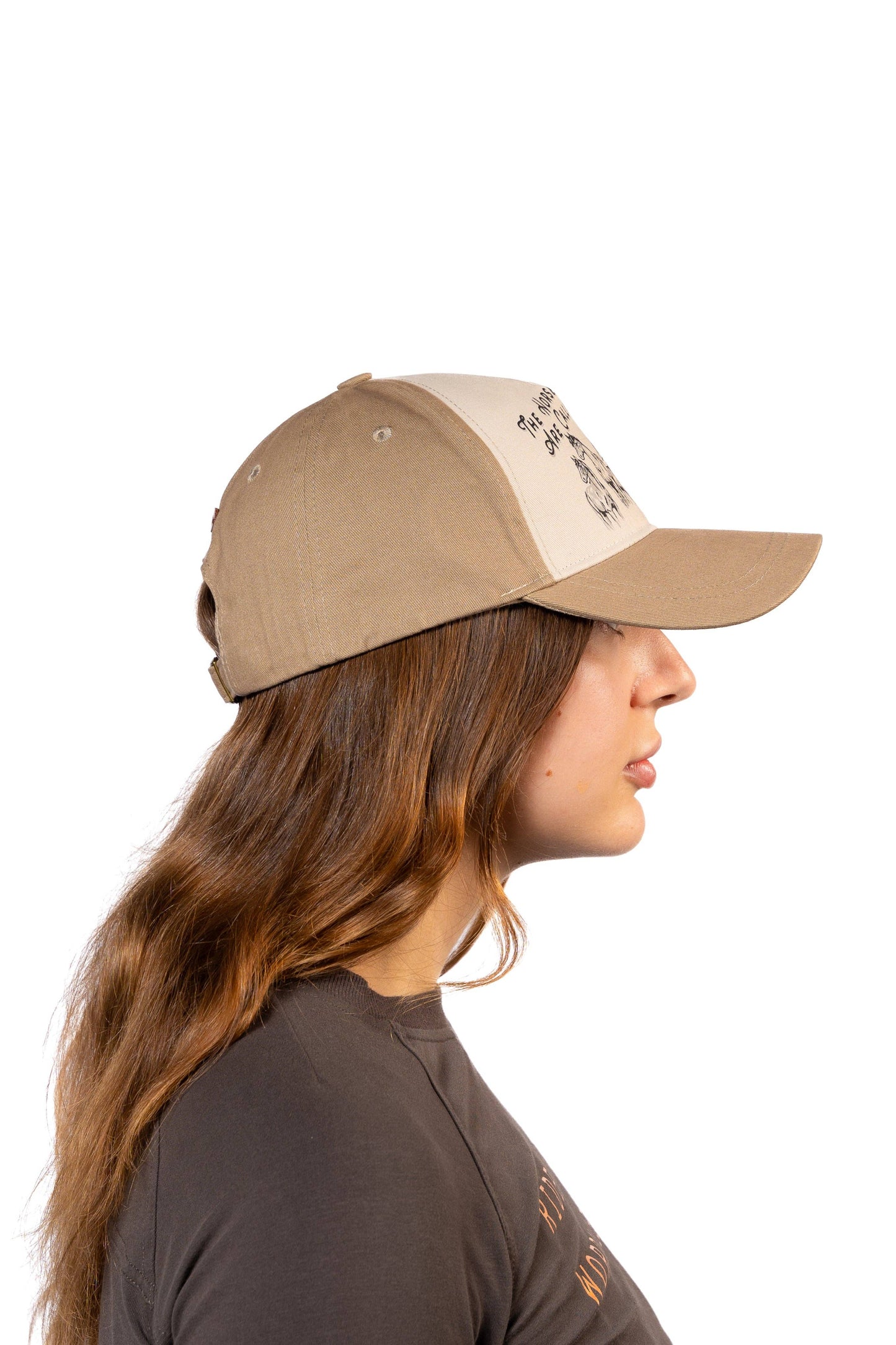 The Horses Are Calling Ringside Hat: Sand