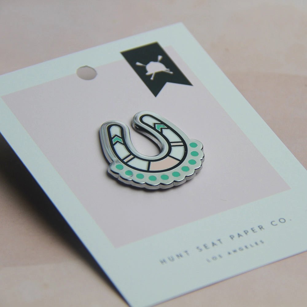 HuntSeat Thundering Hoof Pin