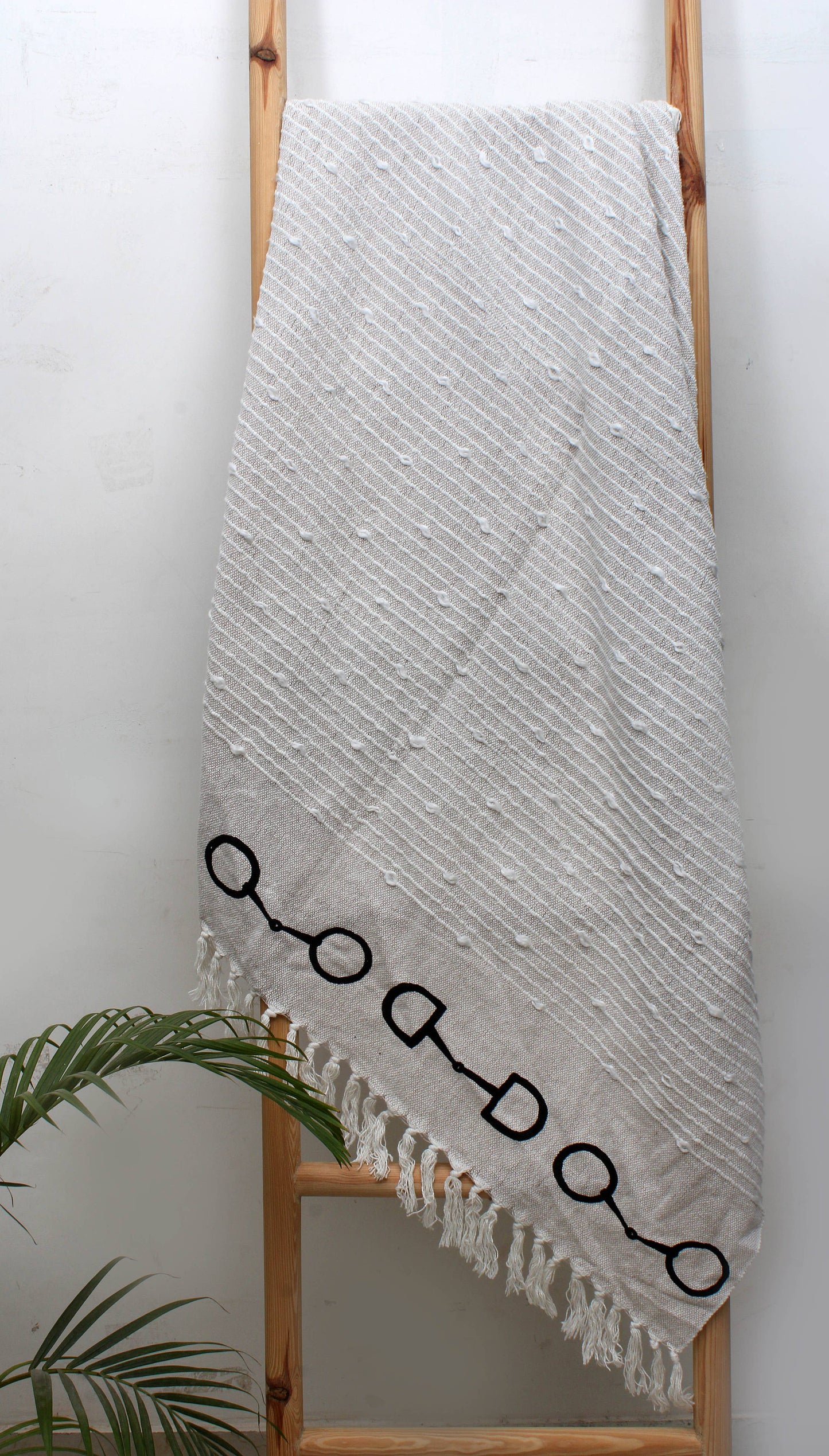 Lila Snaffle Bit Cotton Throw: Taupe / STD